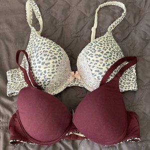 Lot of 2 Victoria's Secret Bras Size 34B